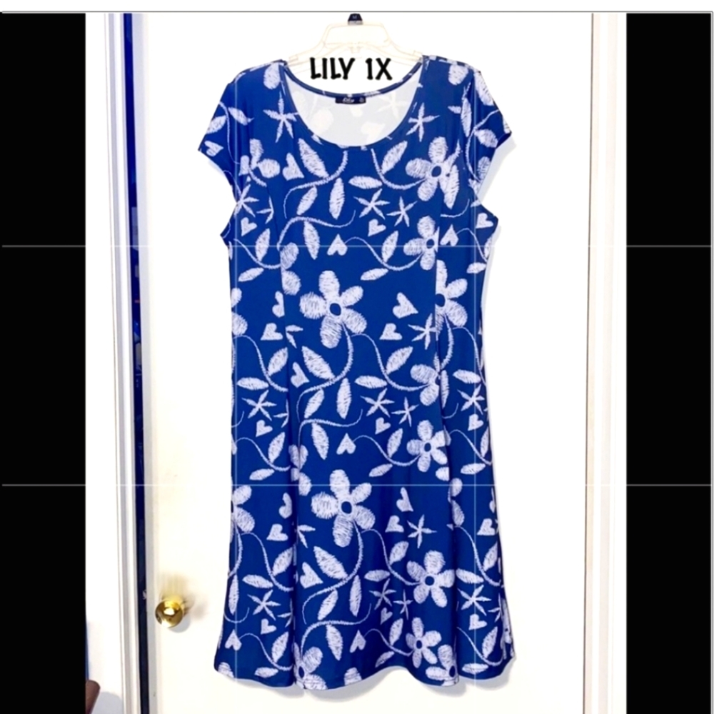 Like New Lily Blue Floral Dress Short Sleeve Casual Swing Sz.1X - Picture 3 of 8